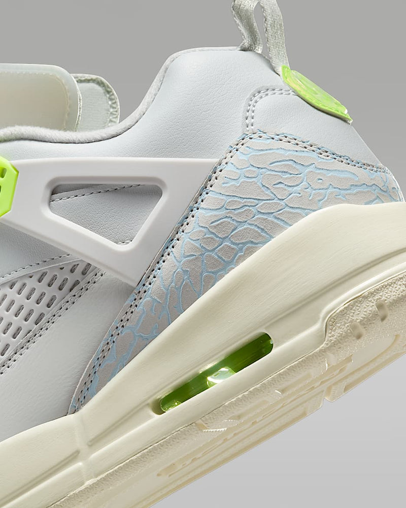 Jordan Spizike Low